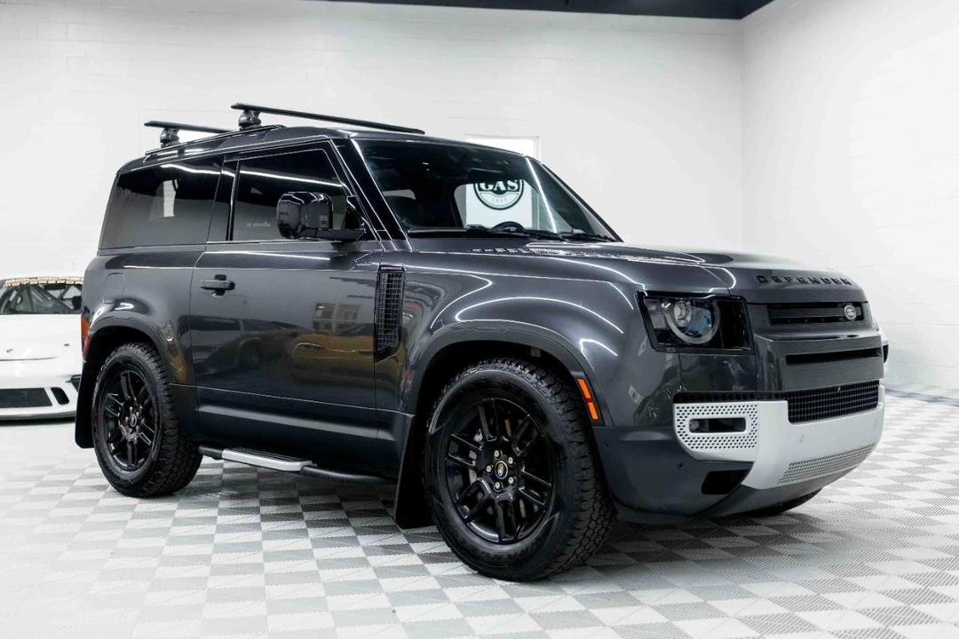 2023 Land Rover Defender L663 - Image 4 of 31