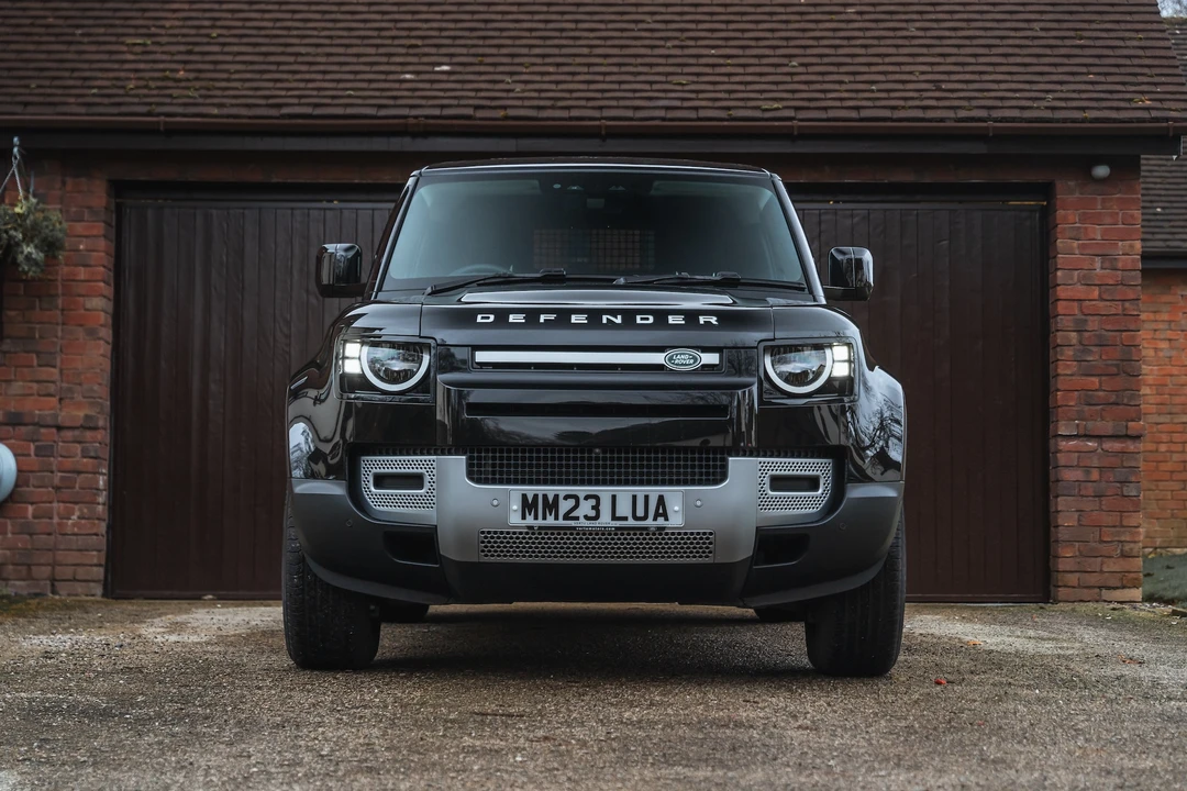 2023 Land Rover Defender 90 - Image 11 of 31