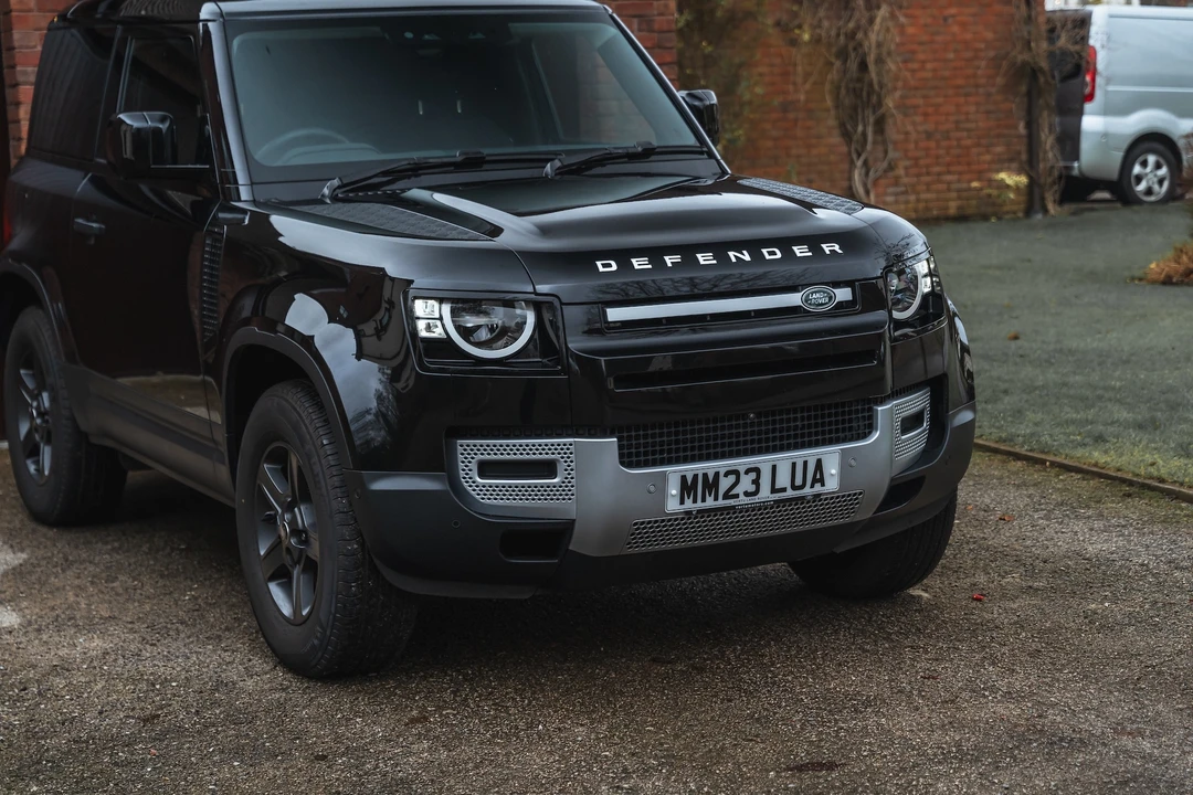 2023 Land Rover Defender 90 - Image 20 of 31