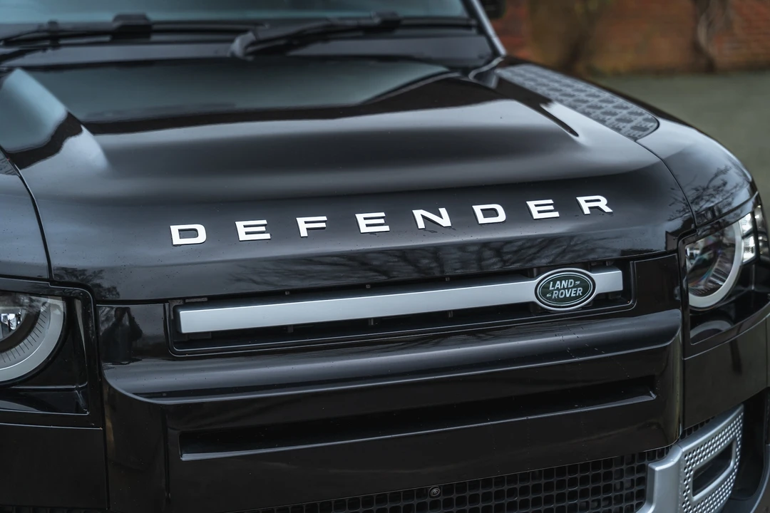 2023 Land Rover Defender 90 - Image 26 of 31