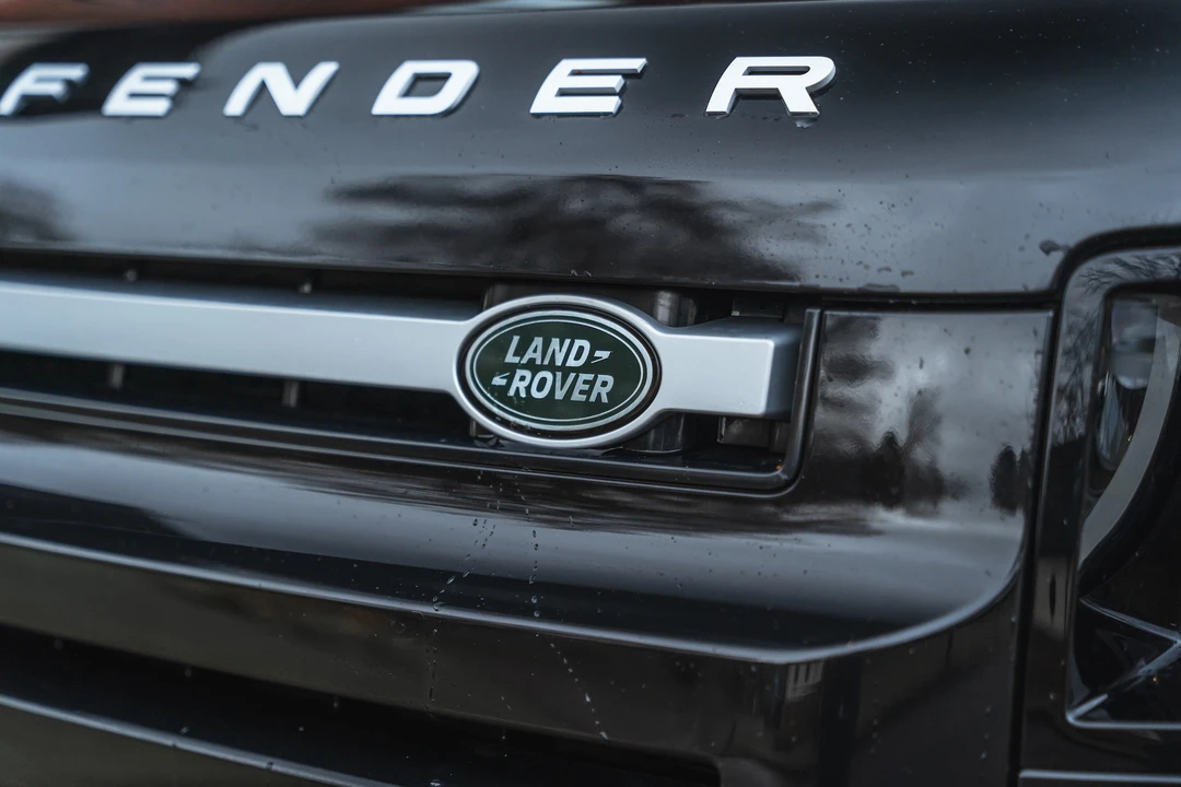 2023 Land Rover Defender 90 - Image 28 of 31