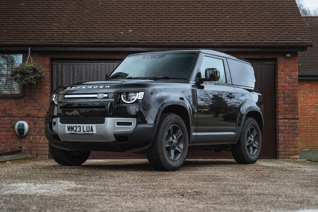 2023 Land Rover Defender 90 - Image 12 of 31