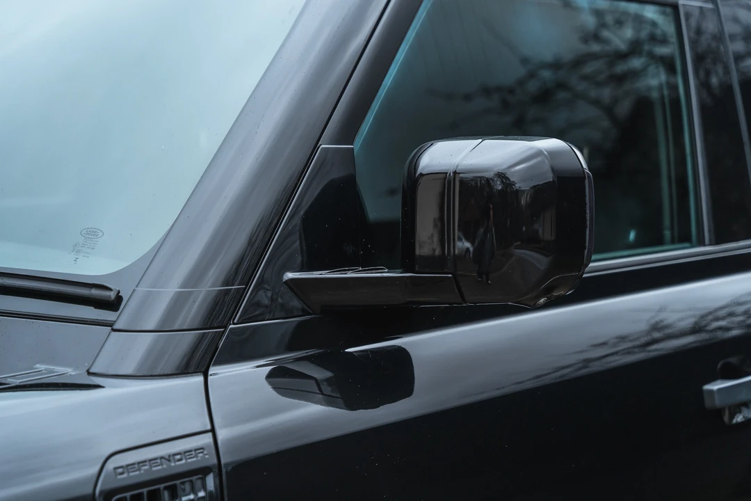 2023 Land Rover Defender 90 - Image 31 of 31