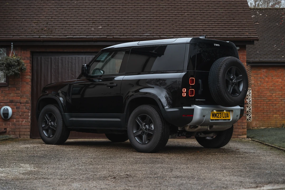 2023 Land Rover Defender 90 - Image 6 of 31