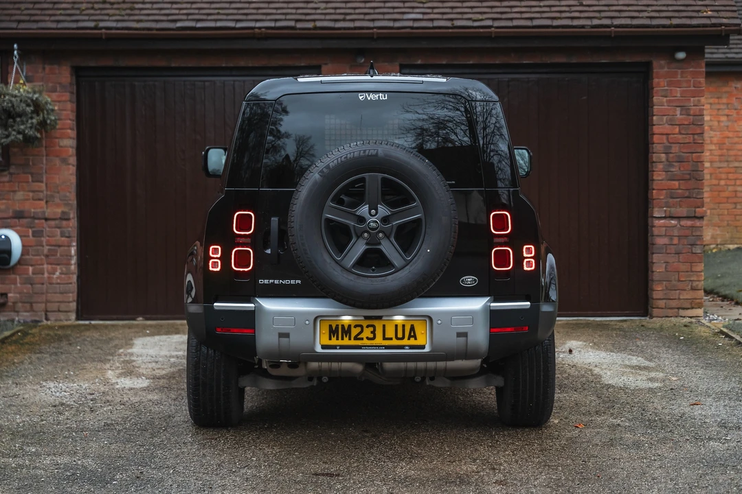 2023 Land Rover Defender 90 - Image 7 of 31
