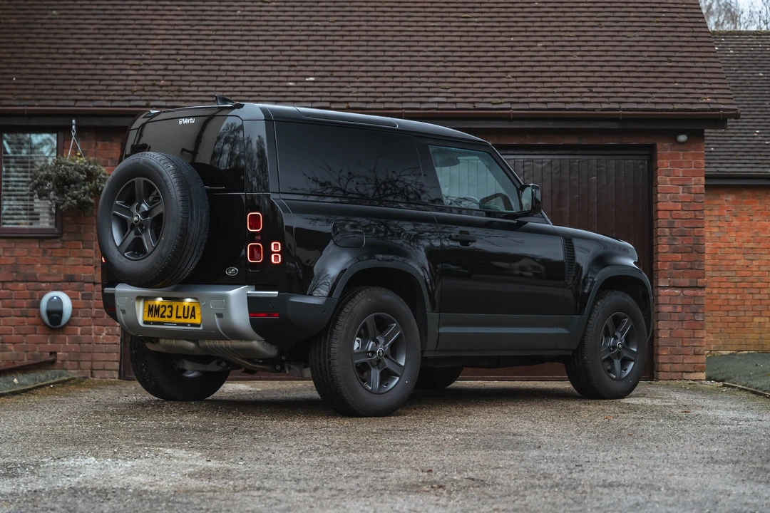 2023 Land Rover Defender 90 - Image 8 of 31