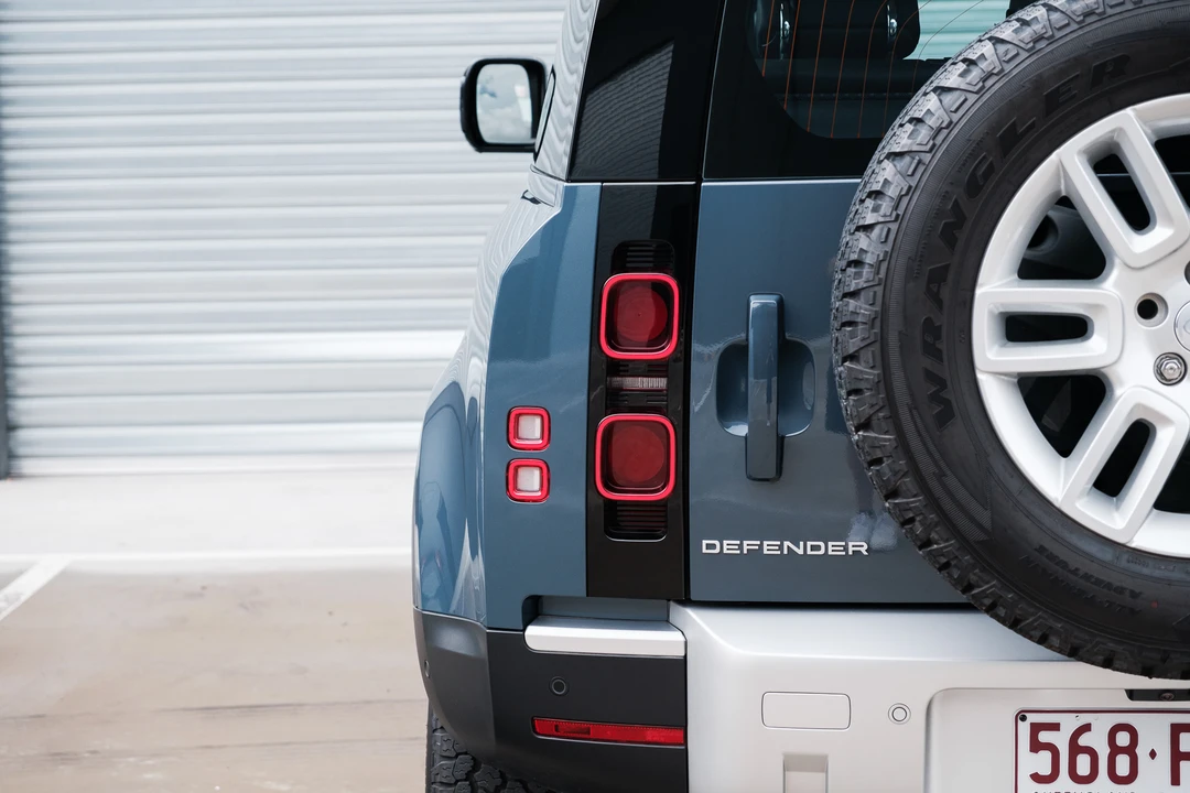 2023 Land Rover Defender L663 - Image 27 of 31