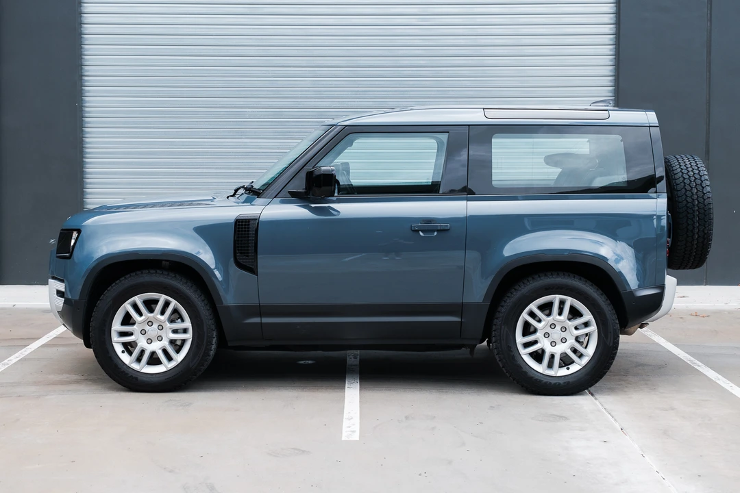 2023 Land Rover Defender L663 - Image 4 of 31