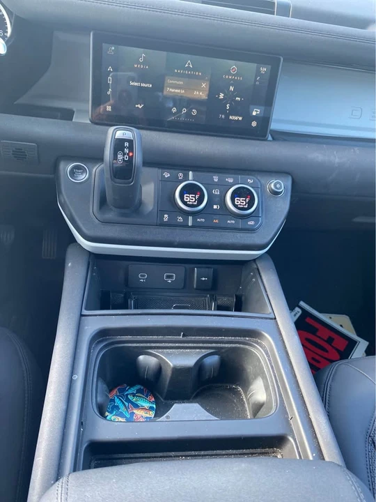 2023 Land Rover Defender L663 - Image 10 of 19