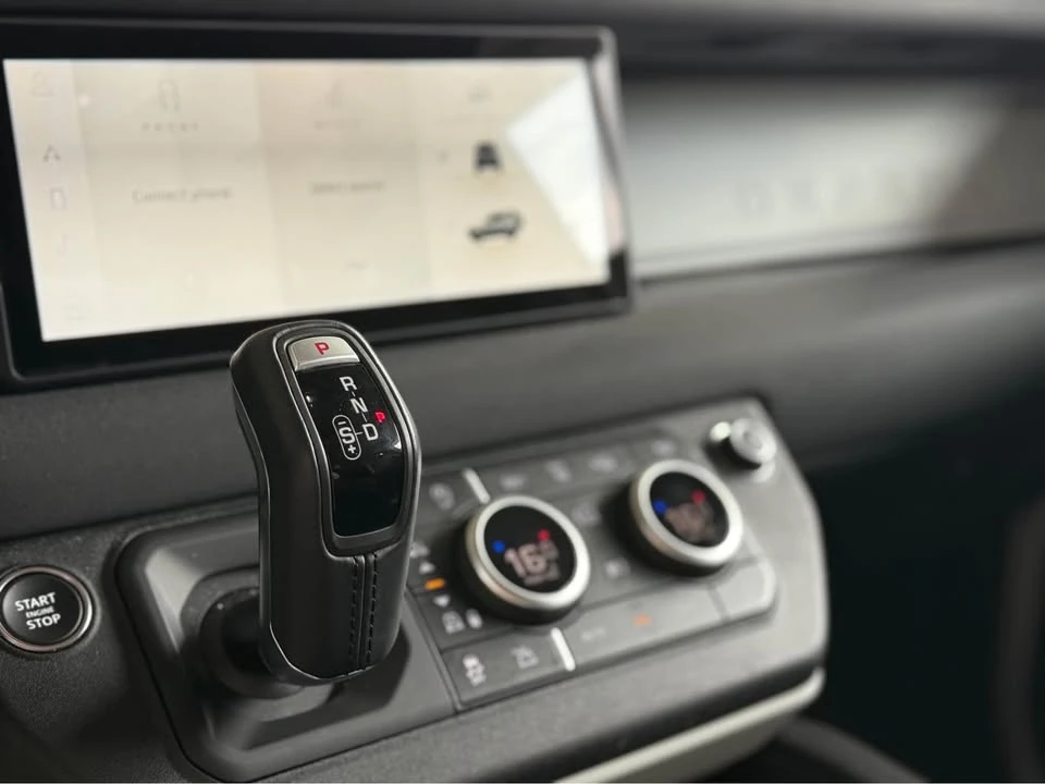 2023 Land Rover Defender L663 - Image 15 of 18