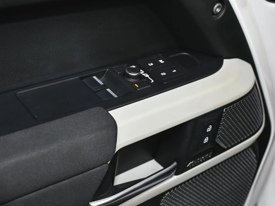 2023 Land Rover Defender L663 - Image 9 of 15