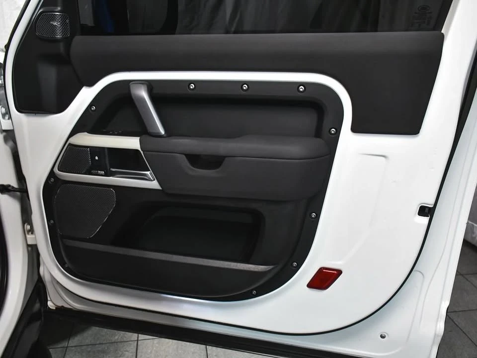 2023 Land Rover Defender L663 - Image 12 of 15