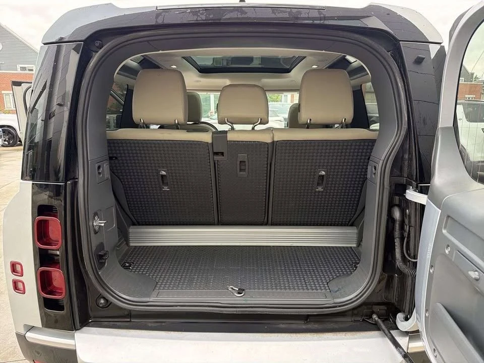 2023 Land Rover Defender L663 - Image 10 of 11