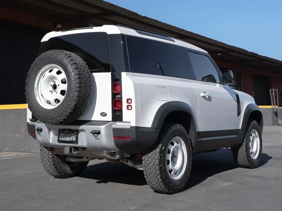 2023 Land Rover Defender L663 - Image 7 of 31