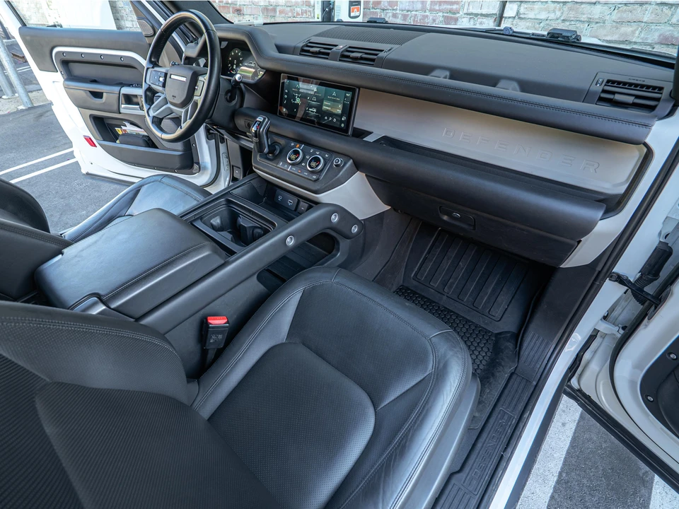 2023 Land Rover Defender L663 - Image 30 of 31