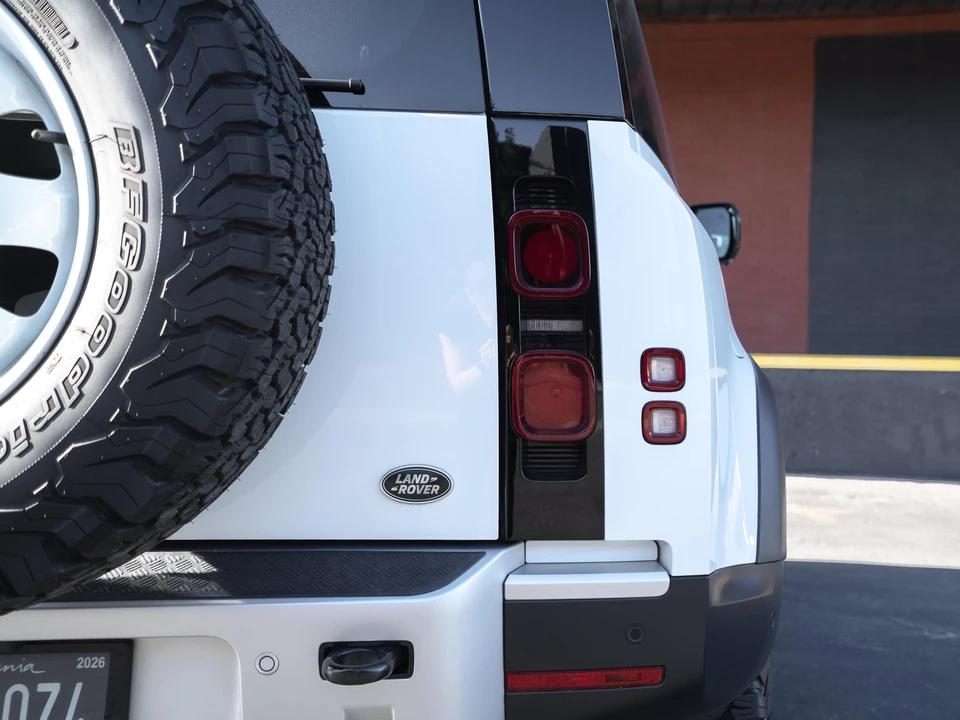 2023 Land Rover Defender L663 - Image 16 of 31