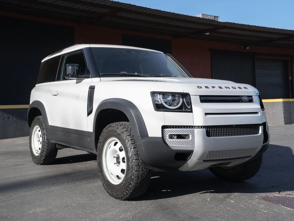 2023 Land Rover Defender L663 - Image 8 of 31