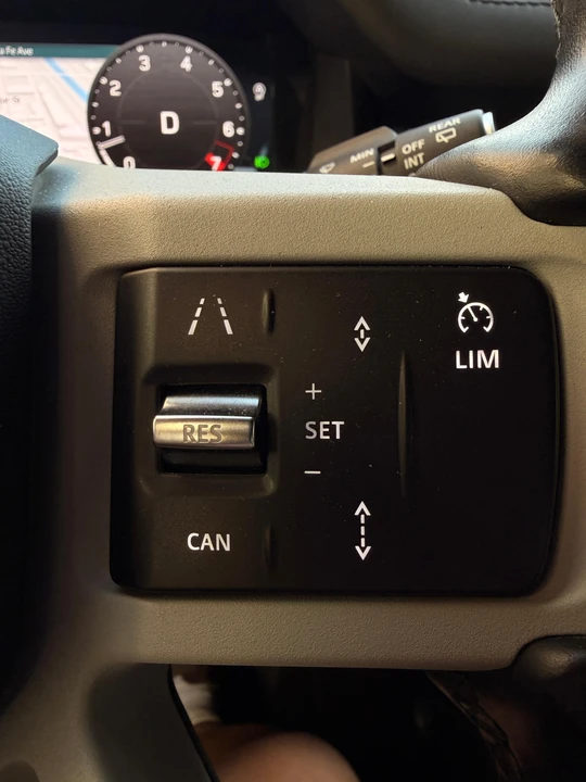 2023 Land Rover Defender L663 - Image 29 of 31