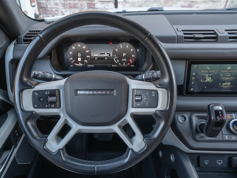 2023 Land Rover Defender L663 - Image 28 of 31