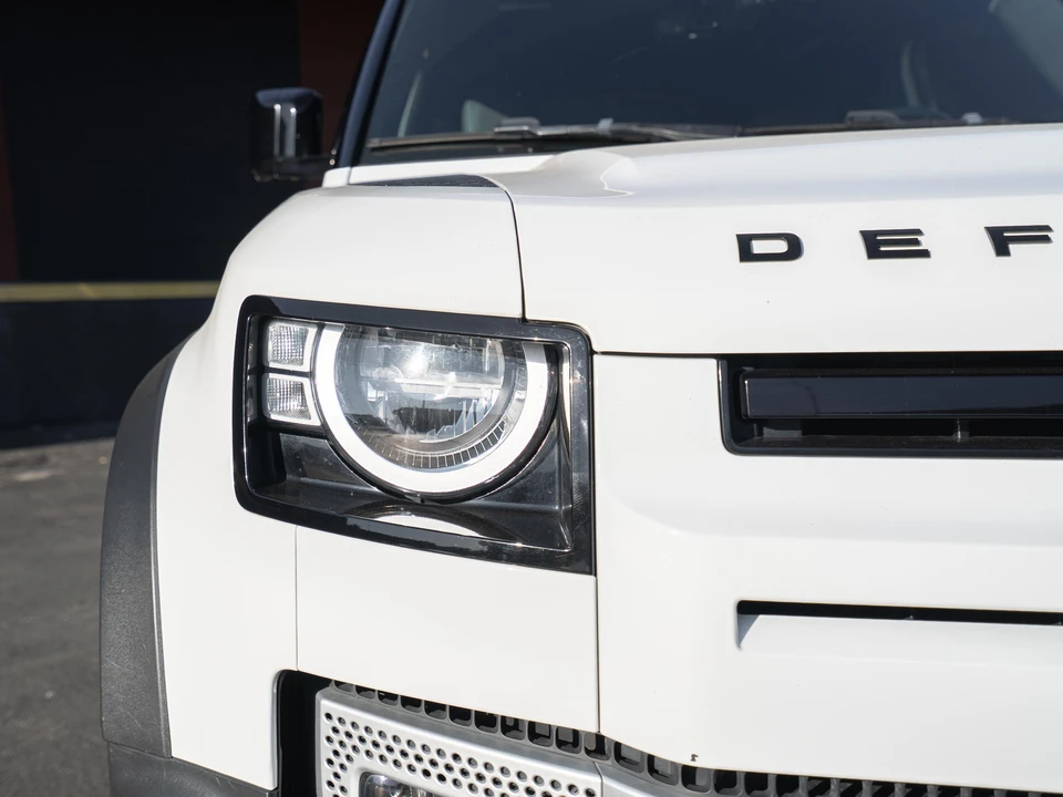 2023 Land Rover Defender L663 - Image 9 of 31