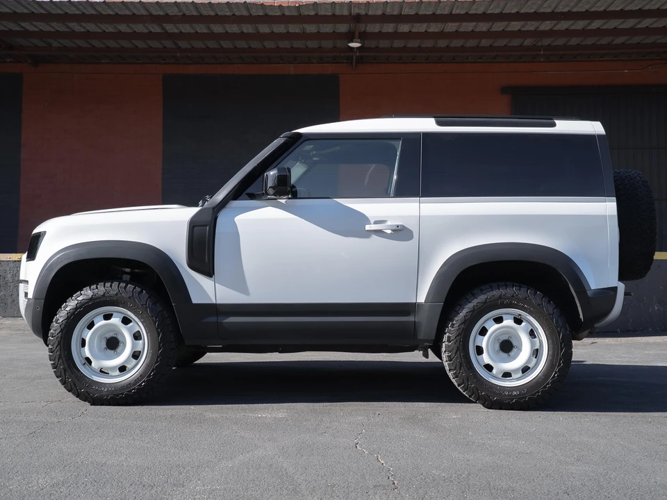 2023 Land Rover Defender L663 - Image 6 of 31
