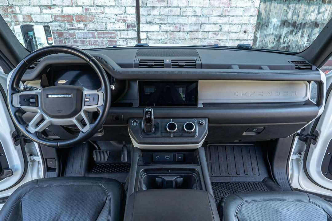 2023 Land Rover Defender L663 - Image 22 of 31