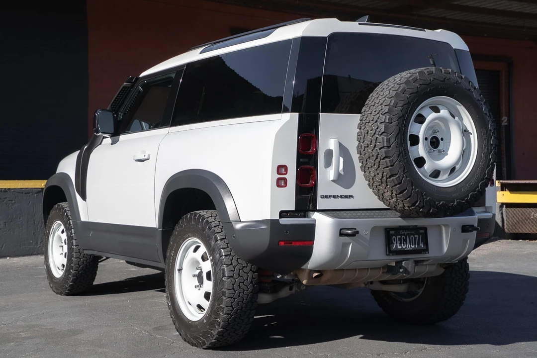 2023 Land Rover Defender L663 - Image 4 of 31
