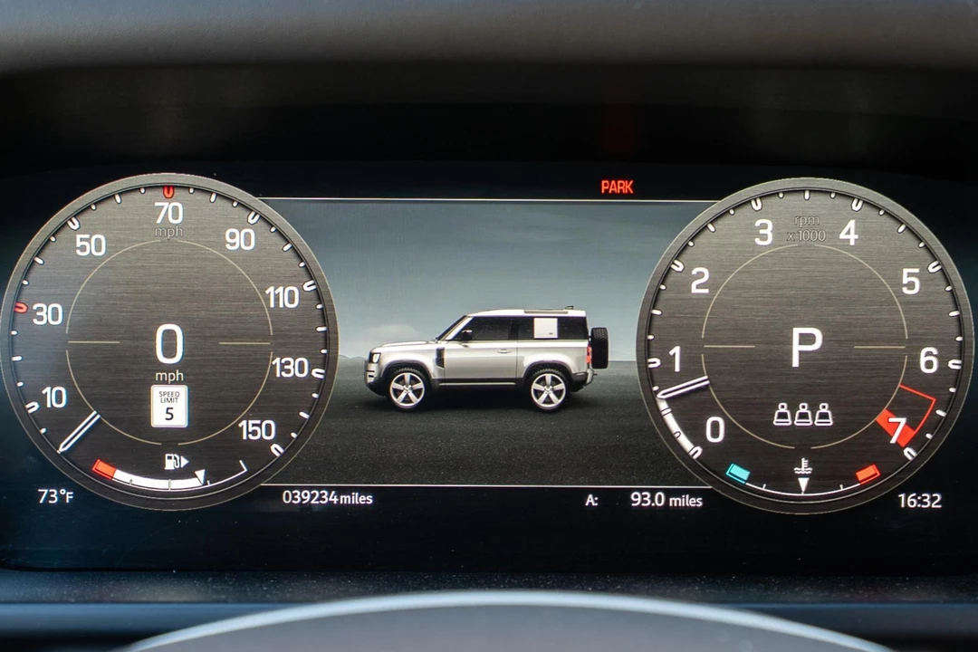 2023 Land Rover Defender L663 - Image 25 of 31