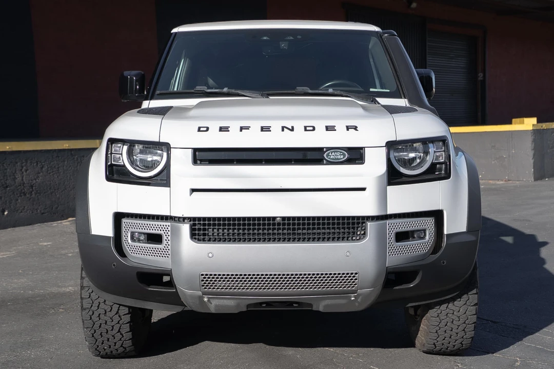 2023 Land Rover Defender L663 - Image 2 of 31