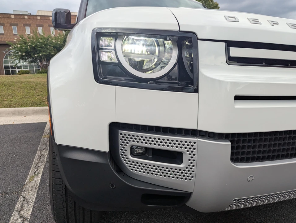 2023 Land Rover Defender L663 - Image 14 of 31