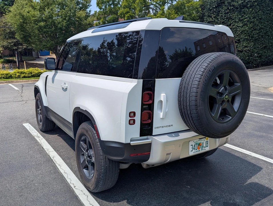 2023 Land Rover Defender L663 - Image 10 of 31