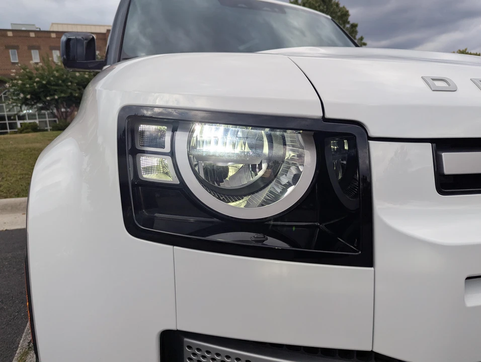 2023 Land Rover Defender L663 - Image 15 of 31