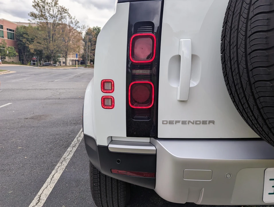2023 Land Rover Defender L663 - Image 23 of 31