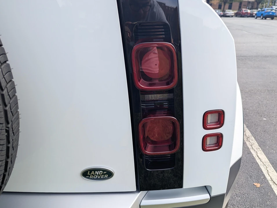 2023 Land Rover Defender L663 - Image 25 of 31