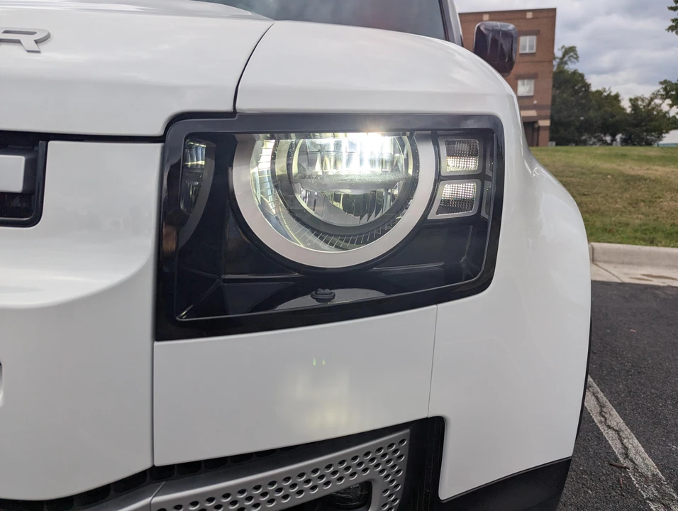 2023 Land Rover Defender L663 - Image 18 of 31