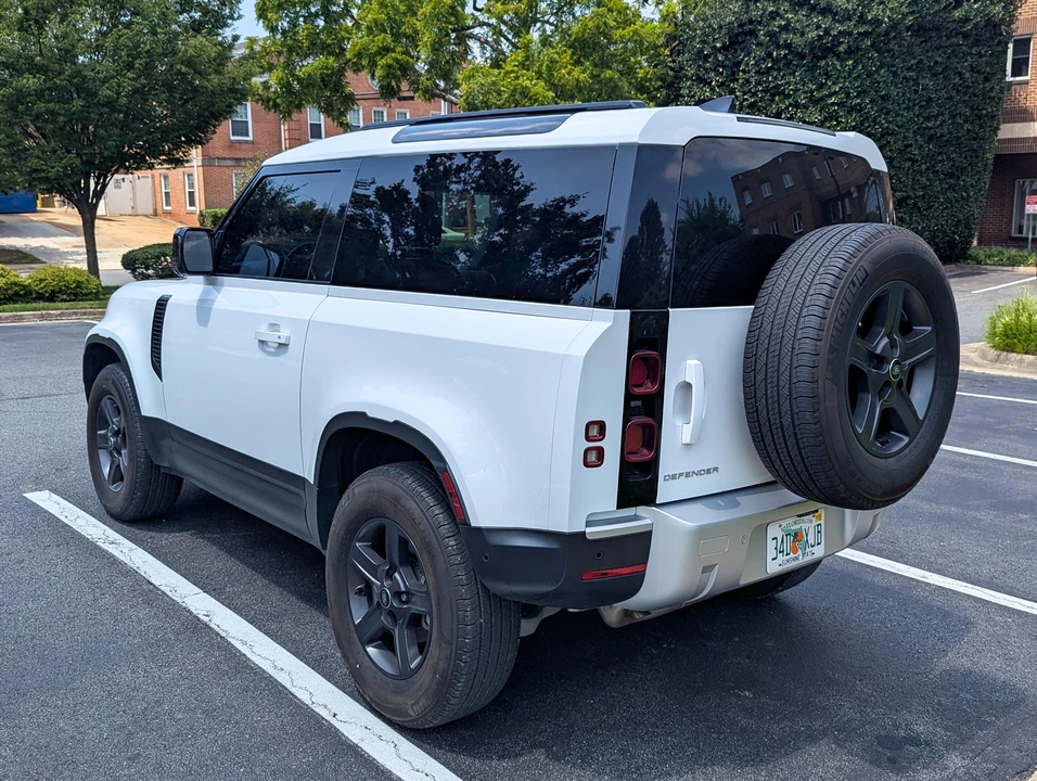 2023 Land Rover Defender L663 - Image 9 of 31