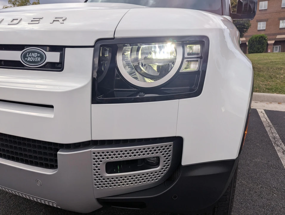 2023 Land Rover Defender L663 - Image 19 of 31
