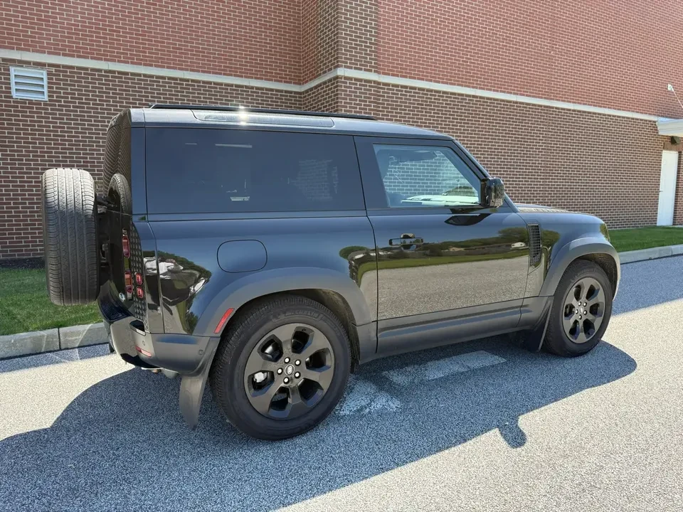 2023 Land Rover Defender L663 - Image 4 of 7