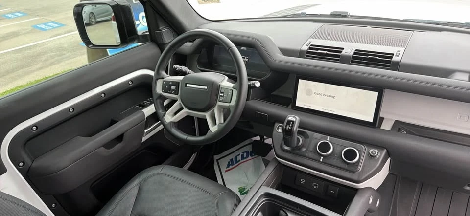 2023 Land Rover Defender L663 - Image 4 of 8