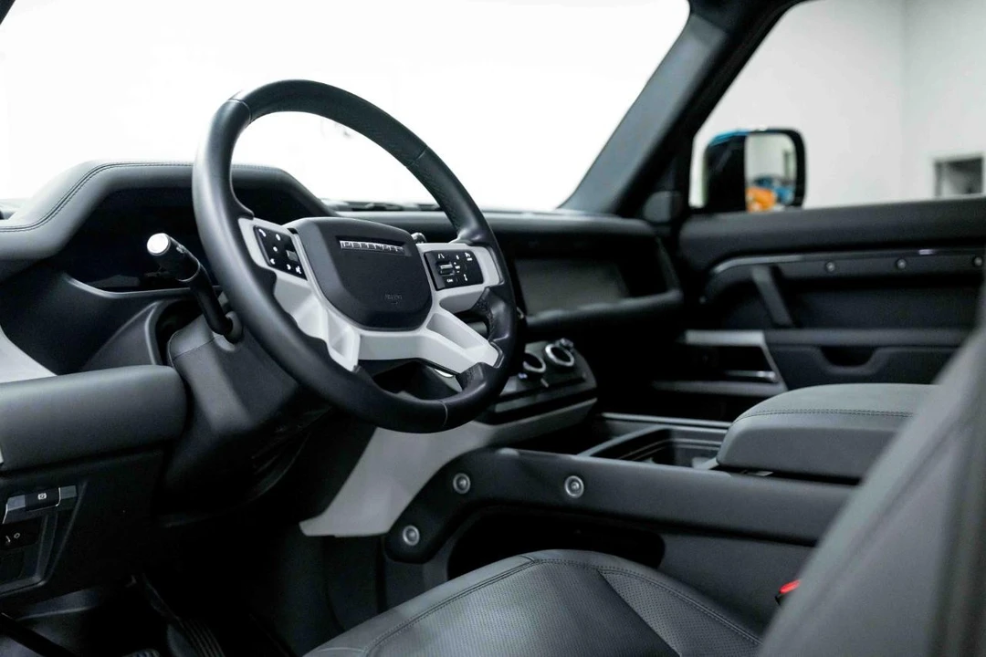 2023 Land Rover Defender L663 - Image 2 of 31