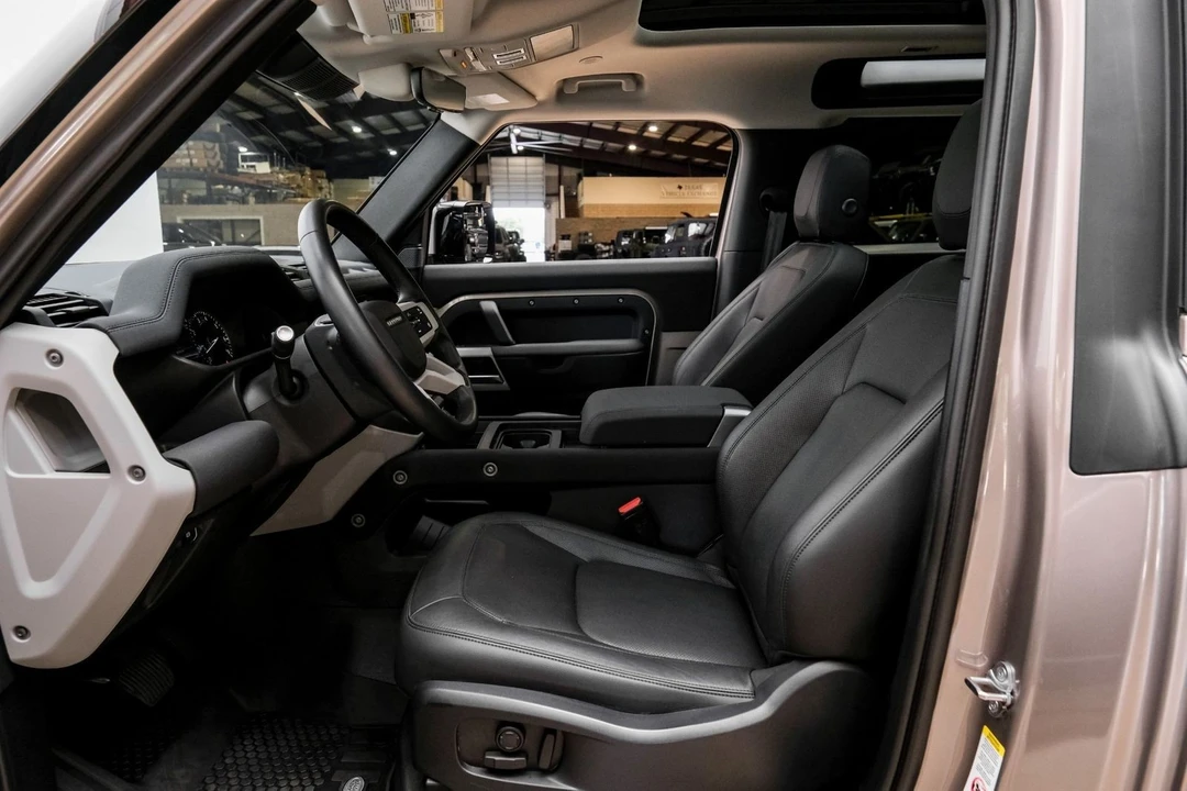 2023 Land Rover Defender L663 - Image 11 of 12