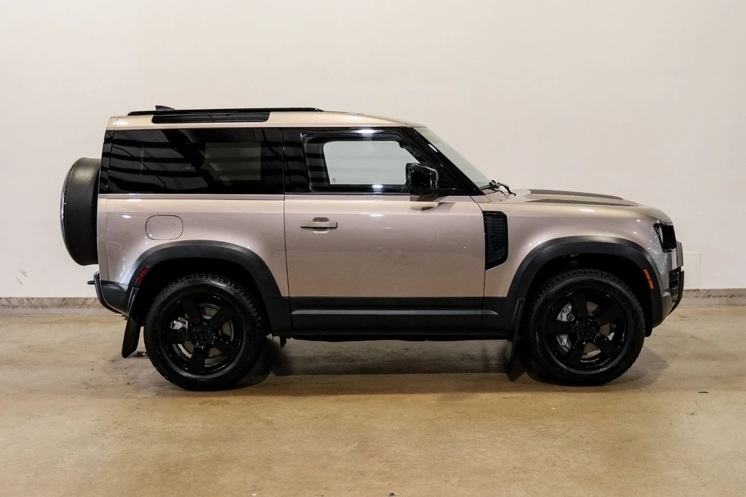 2023 Land Rover Defender L663 - Image 7 of 12