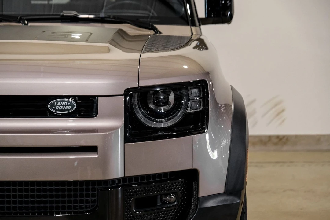 2023 Land Rover Defender L663 - Image 3 of 12