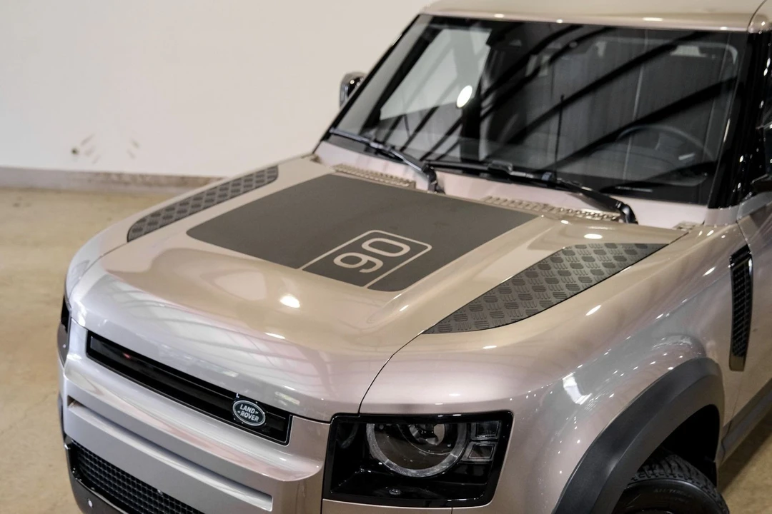 2023 Land Rover Defender L663 - Image 4 of 12
