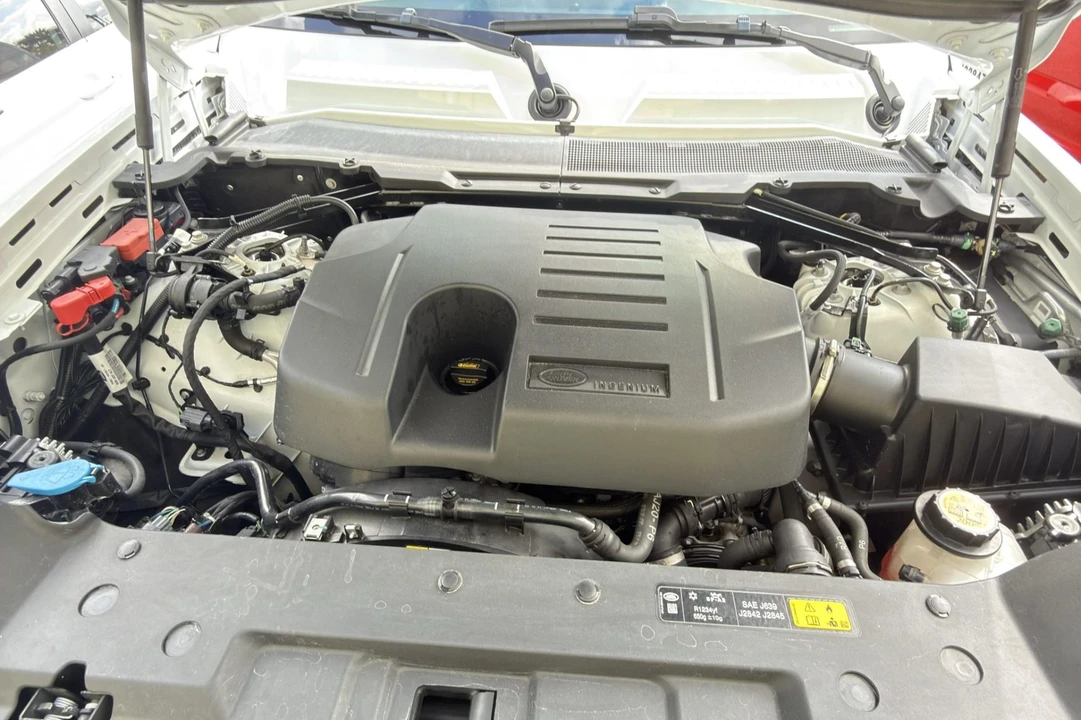 2023 Land Rover Defender L663 - Image 6 of 8