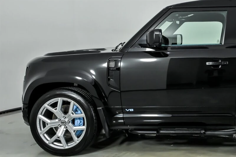 2023 Land Rover Defender V8 - Image 6 of 31
