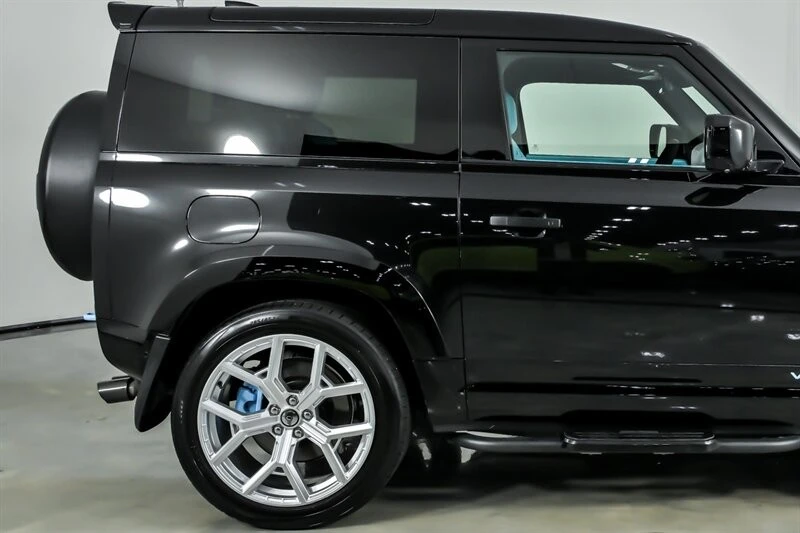 2023 Land Rover Defender V8 - Image 11 of 31