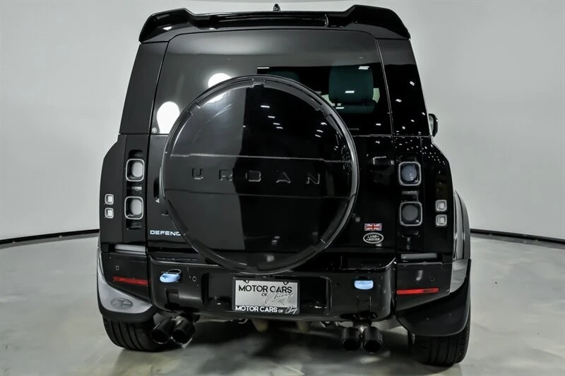 2023 Land Rover Defender V8 - Image 9 of 31