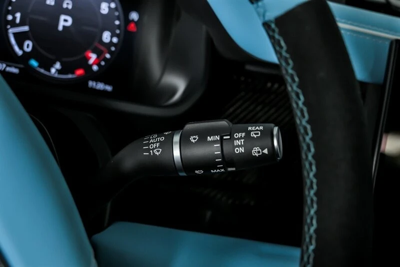 2023 Land Rover Defender V8 - Image 28 of 31
