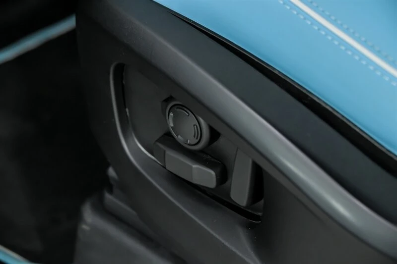 2023 Land Rover Defender V8 - Image 24 of 31